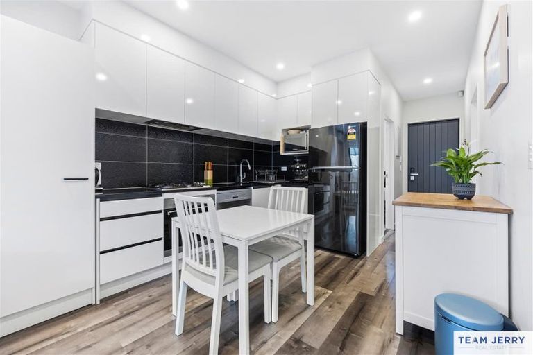 Photo of property in 47 Whare Kauri Road, Papakura, 2110