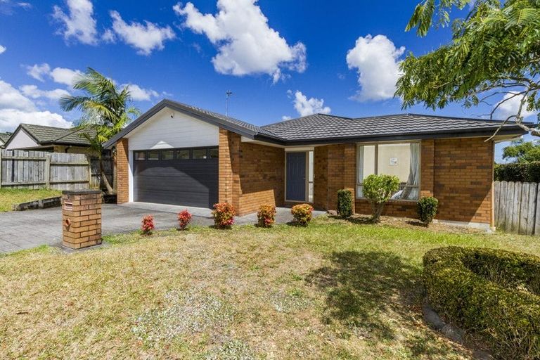 Photo of property in 5 Sunvista Avenue, Oteha, Auckland, 0632