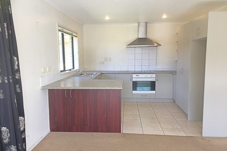 Photo of property in 6 Bokeen Lane, Flat Bush, Auckland, 2019