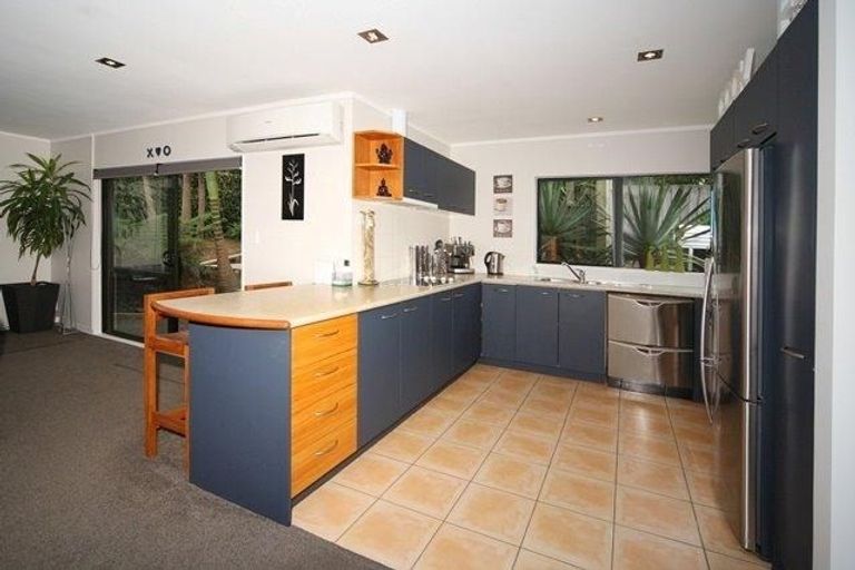 Photo of property in 14 Varlene Terrace, Forrest Hill, Auckland, 0620