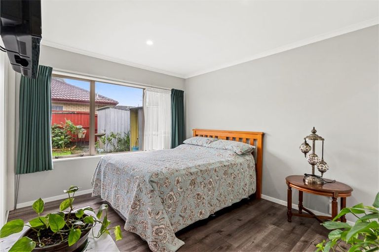 Photo of property in 21 Stellata Court, Randwick Park, Auckland, 2105