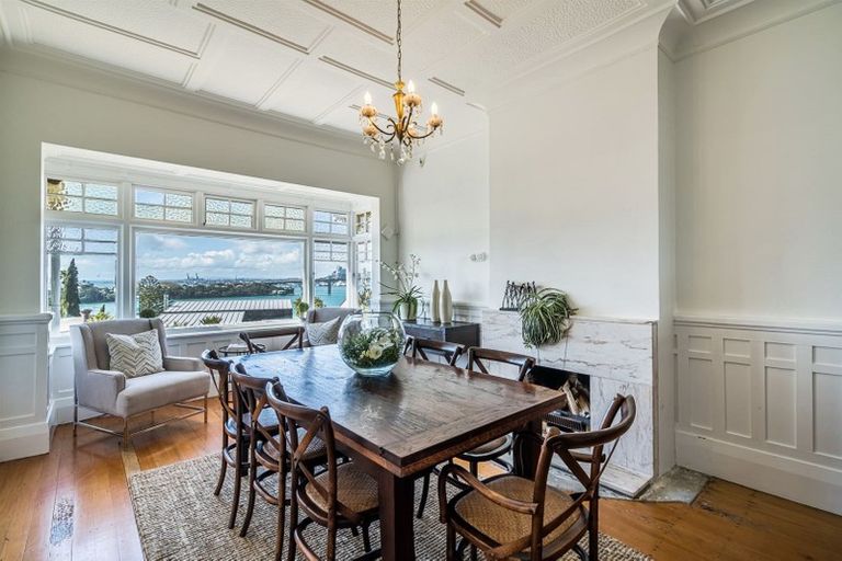 Photo of property in 16 Hinemoa Terrace, Birkenhead, Auckland, 0626