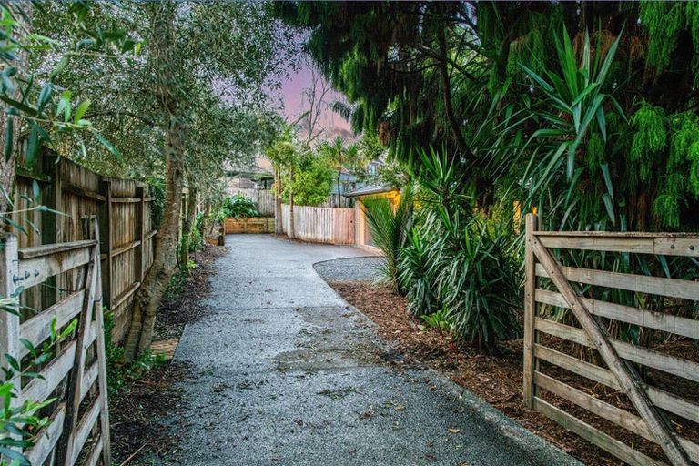 Photo of property in 348b Royal Road, Massey, Auckland, 0614