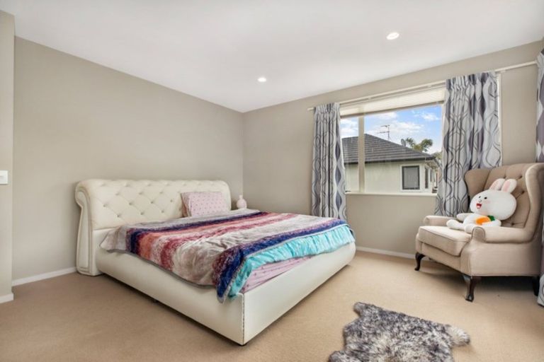 Photo of property in 25a Bluefin Way, West Harbour, Auckland, 0618