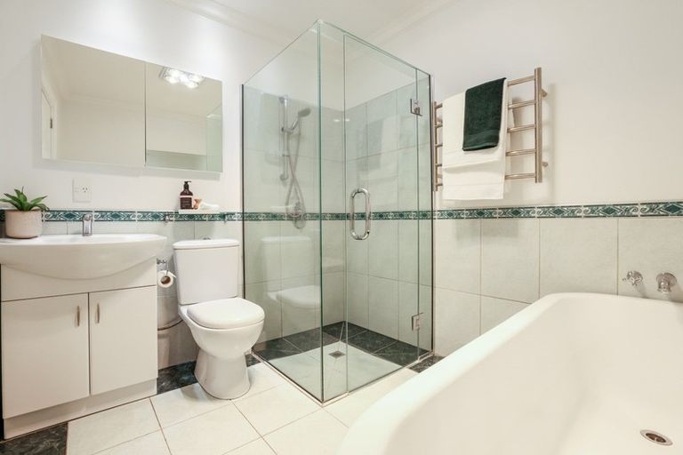 Photo of property in 20 Avenue Road, Greenmeadows, Napier, 4112