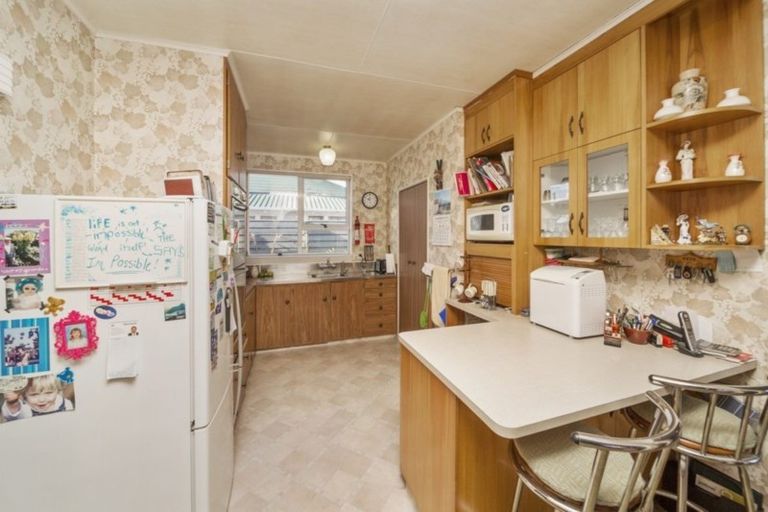 Photo of property in 87 Glover Road, Hawera, 4610