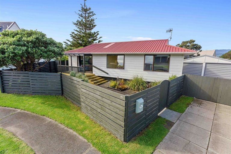 Photo of property in 9a Scott Avenue, Otaki Beach, Otaki, 5512