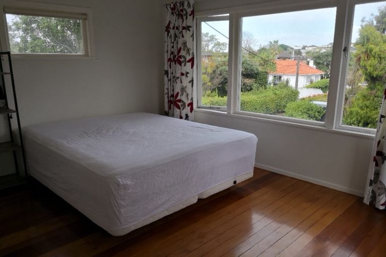 Photo of property in 1/134 Nile Road, Milford, Auckland, 0620