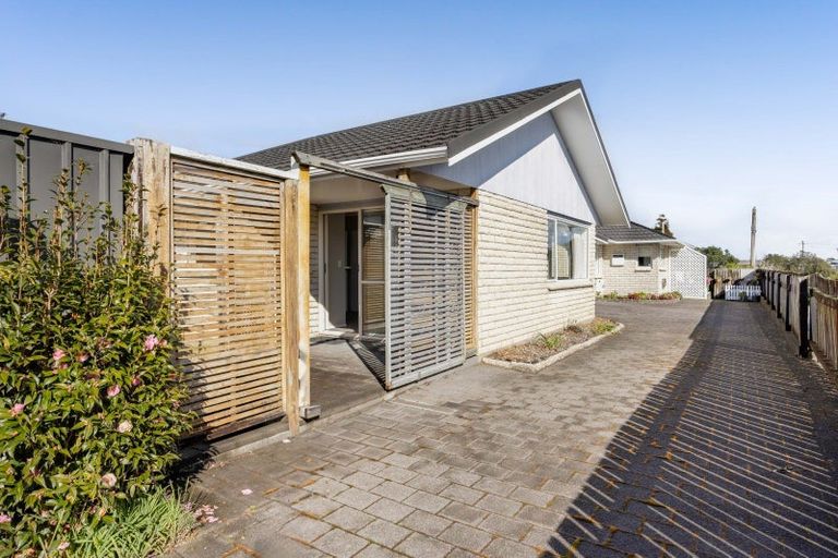 Photo of property in 2/59 Wallath Road, Westown, New Plymouth, 4310