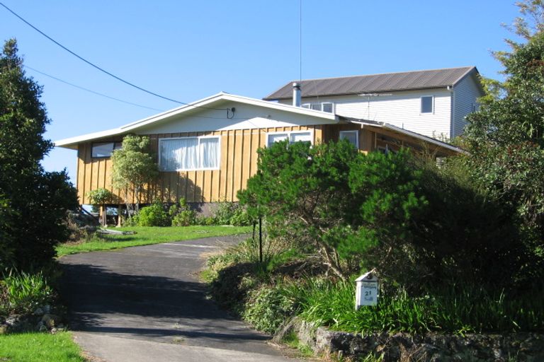 Photo of property in 21 Hammond Avenue, Hatfields Beach, Orewa, 0931
