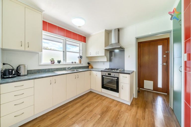 Photo of property in 6 Barraud Street, Avalon, Lower Hutt, 5011