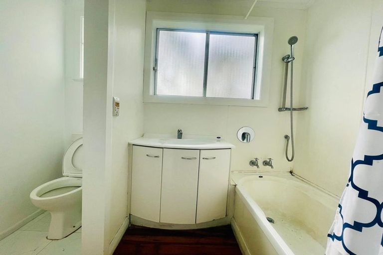 Photo of property in 11a Woodvale Road, Glen Eden, Auckland, 0602