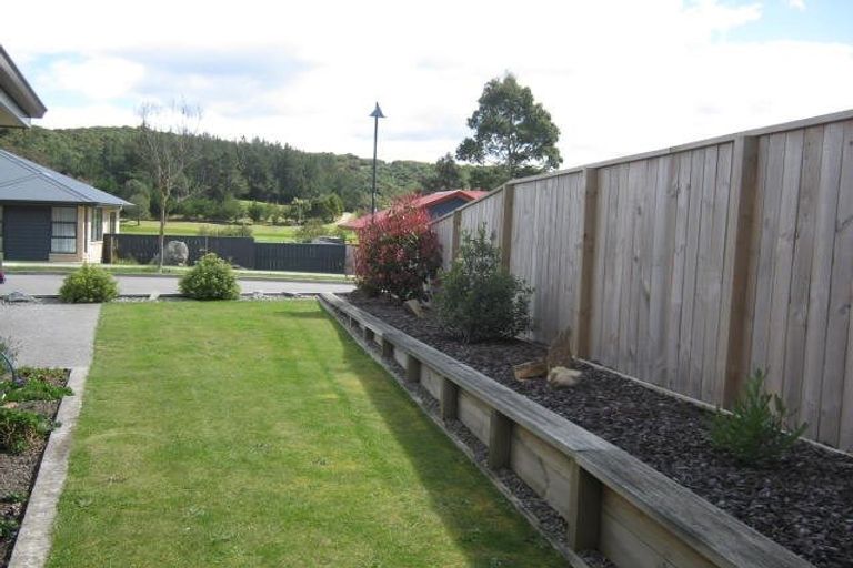 Photo of property in 5 Weka Place, Picton, 7220