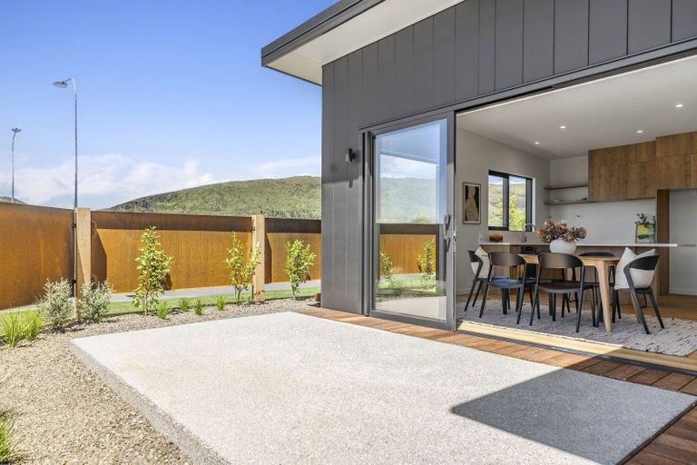 Photo of property in 26 Deans Drive, Wanaka, 9382