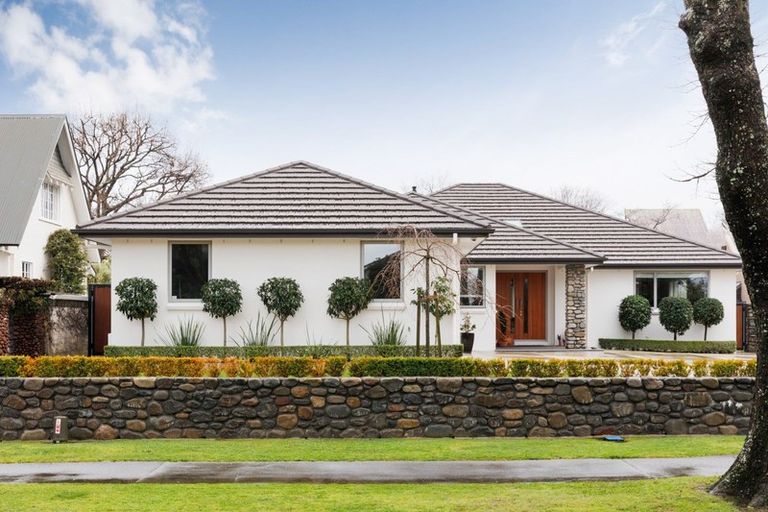 Photo of property in 33 Elmira Avenue, Hokowhitu, Palmerston North, 4410