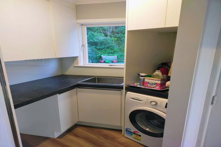 Photo of property in 68 Dowse Drive, Maungaraki, Lower Hutt, 5010