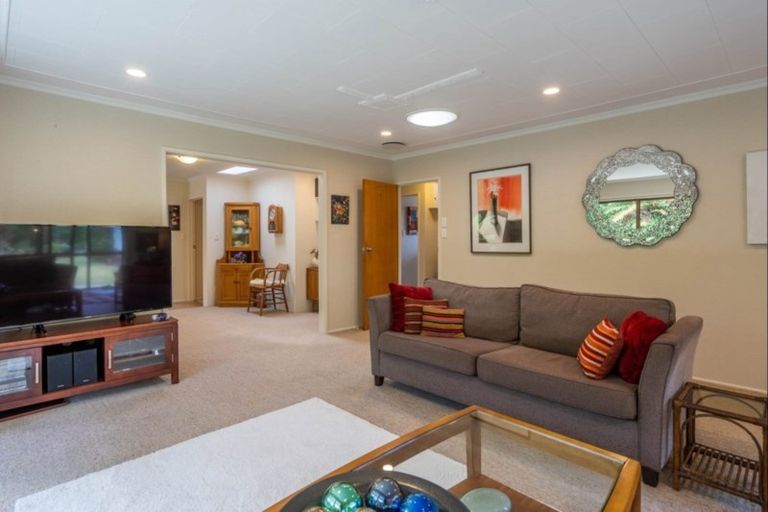 Photo of property in 23 Alexander Street, Waikanae, 5036