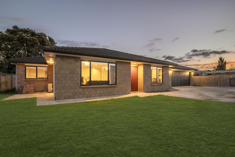 Photo of property in 5a Tiari Place, Mangere East, Auckland, 2024