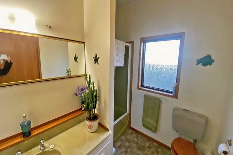 Photo of property in 19 Albert Street, Leigh, 0985