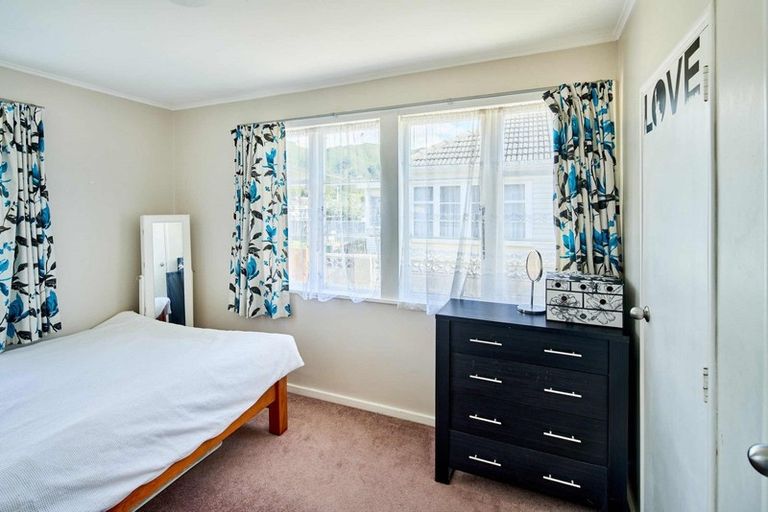 Photo of property in 218 Naenae Road, Naenae, Lower Hutt, 5011