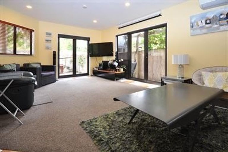 Photo of property in 1/10 Marina Road, Torbay, Auckland, 0630