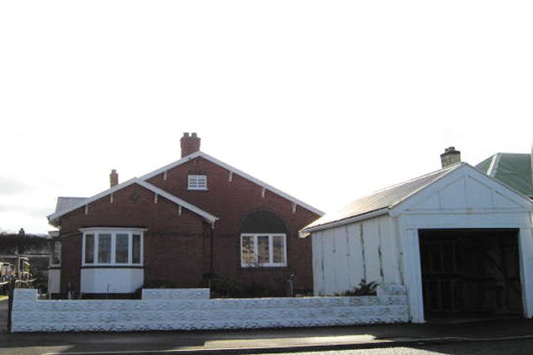 Photo of property in 58 Hargest Crescent, Saint Kilda, Dunedin, 9012