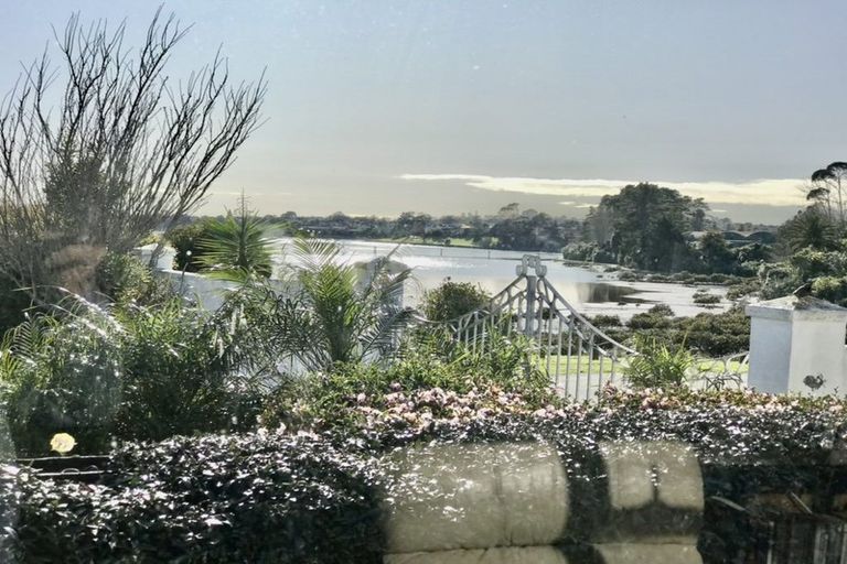 Photo of property in 1 Riverlea Avenue, Pakuranga, Auckland, 2010