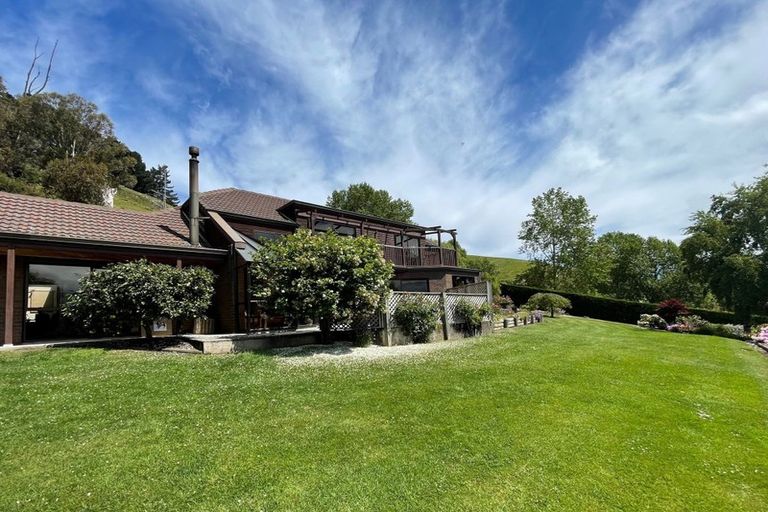 Photo of property in 1 Law Road, Allanton, Mosgiel, 9092