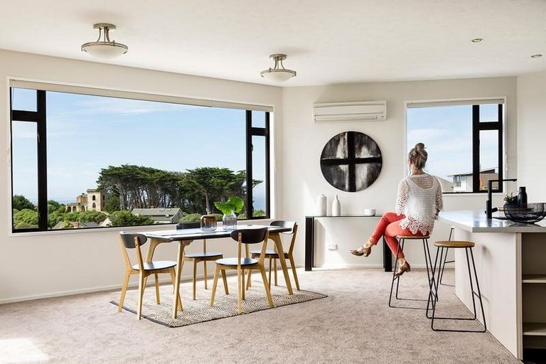 Photo of property in 8 Highgrove, Saint Clair, Dunedin, 9012