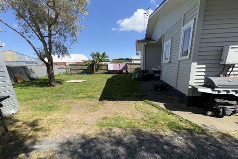 Photo of property in 16 Wilton Street, Levin, 5510