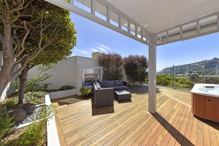 Photo of property in 2 Challenger Lane, Redcliffs, Christchurch, 8081