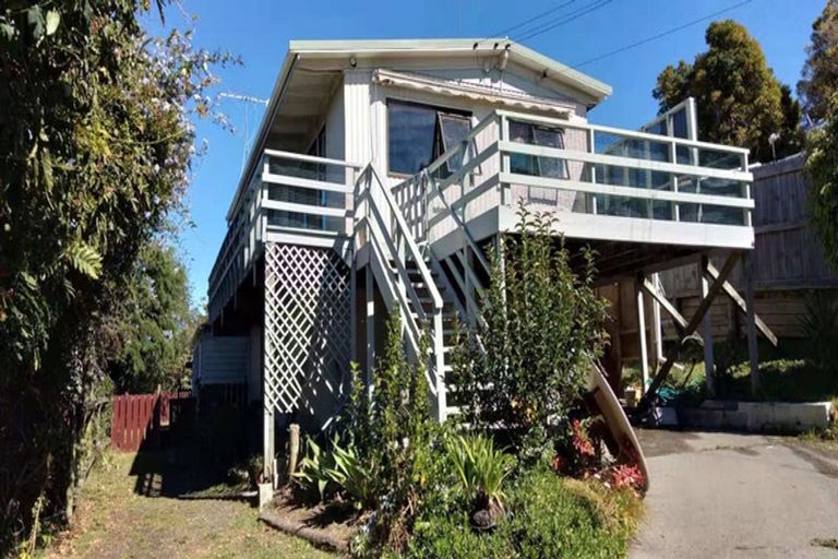 Photo of property in 15 Rata Road, Stanmore Bay, Whangaparaoa, 0932