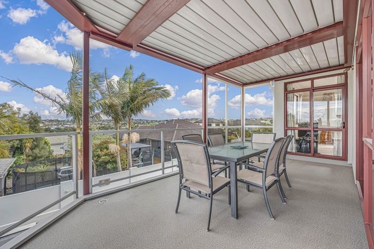 Photo of property in 5 Courtneys, West Harbour, Auckland, 0618