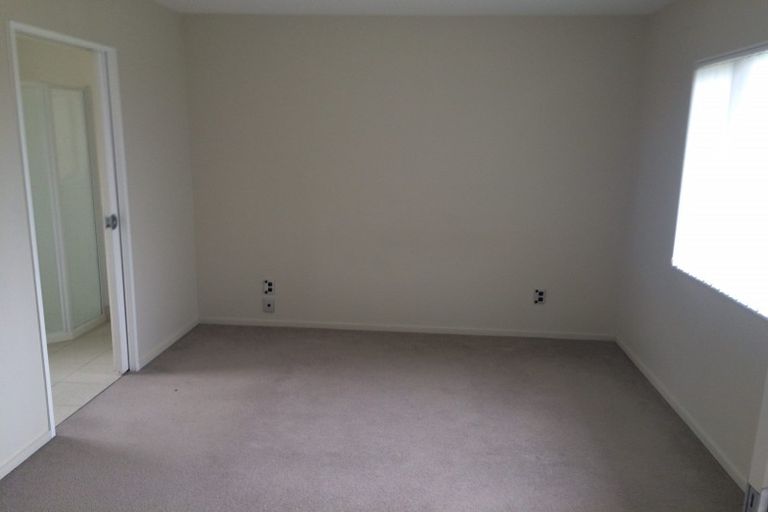 Photo of property in 4 Kereru Rise, Papakura, 2110