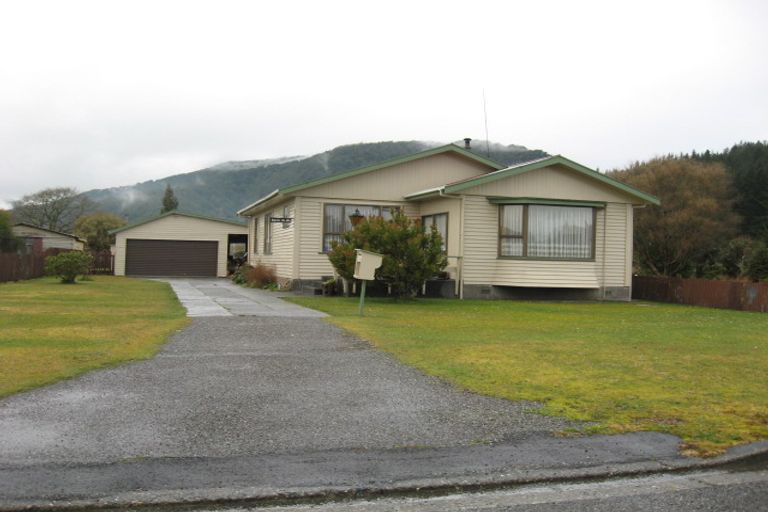 Photo of property in 23 Ohau Street, Dobson, Greymouth, 7805