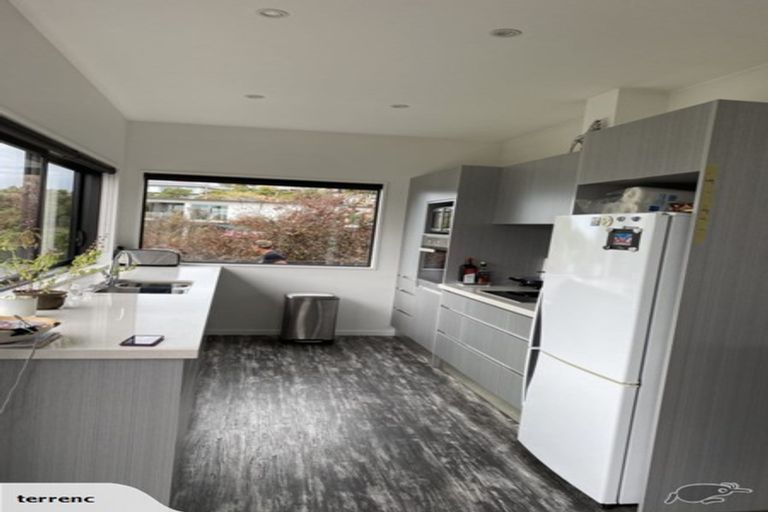 Photo of property in 5 Te Awakura Terrace, Mount Pleasant, Christchurch, 8081