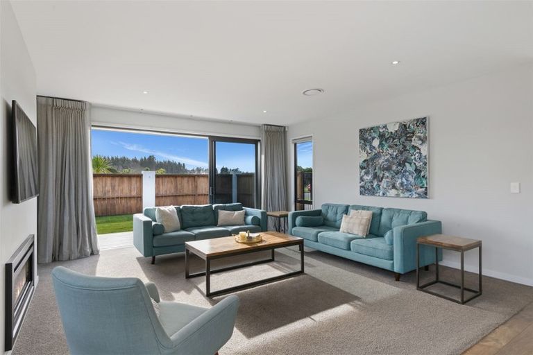 Photo of property in 98 Broadhaven Avenue, Parklands, Christchurch, 8083