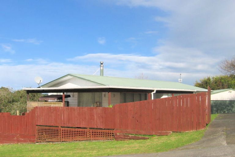 Photo of property in 47 Donovan Avenue, Massey, Auckland, 0614