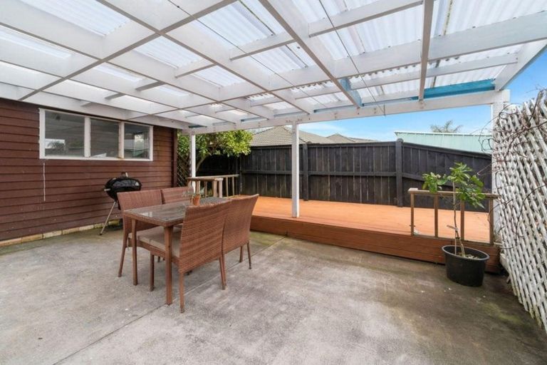 Photo of property in 18 Brandon Road, Glen Eden, Auckland, 0602