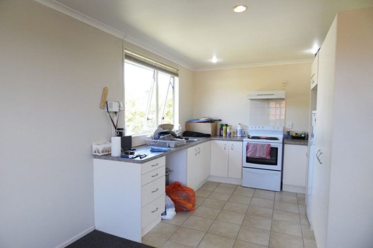 Photo of property in 24 Selak Place, Glen Eden, Auckland, 0602