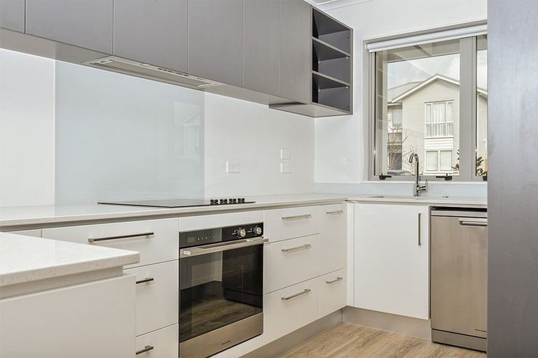 Photo of property in 29 Samuel Cassidy Avenue, Swanson, Auckland, 0614