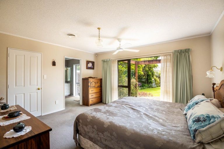 Photo of property in 2 Byron Place, Whalers Gate, New Plymouth, 4310