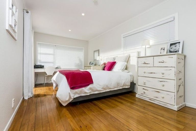 Photo of property in 1/93 Lake Road, Belmont, Auckland, 0622