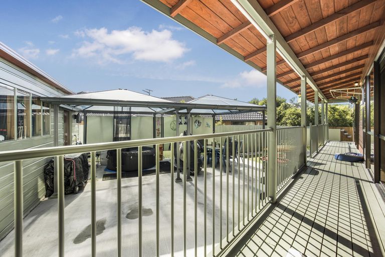 Photo of property in 16 Muirfield Street, Wattle Downs, Auckland, 2103