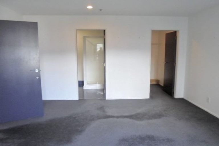 Photo of property in Courtenay Apartments, 703/120 Courtenay Place, Te Aro, Wellington, 6011