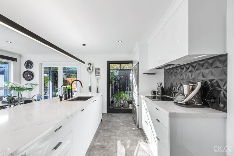 Photo of property in 20 Saint James Avenue, Boulcott, Lower Hutt, 5011