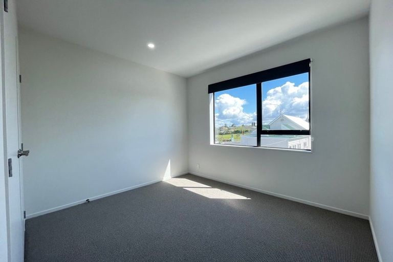 Photo of property in 3/13 Blockhouse Bay Road, Avondale, Auckland, 1026