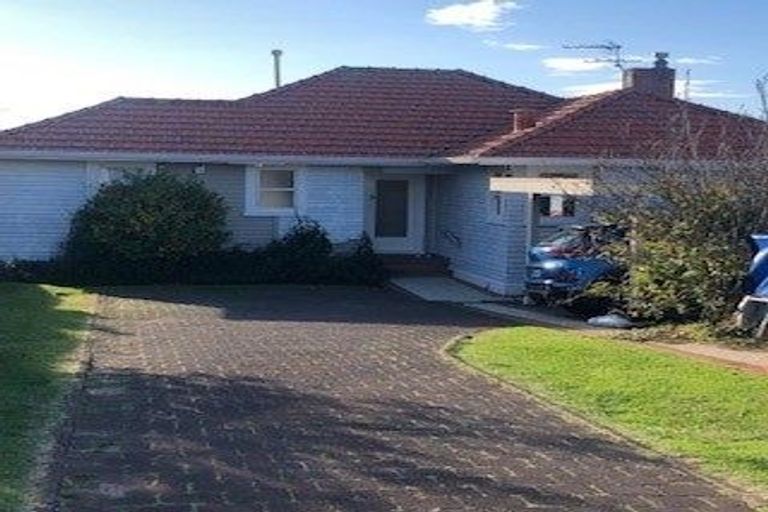 Photo of property in 35 Takutai Avenue, Half Moon Bay, Auckland, 2012