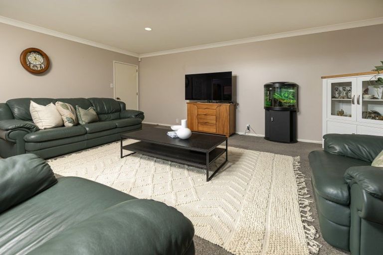 Photo of property in 11 Windfall Grove, Greenhithe, Auckland, 0632