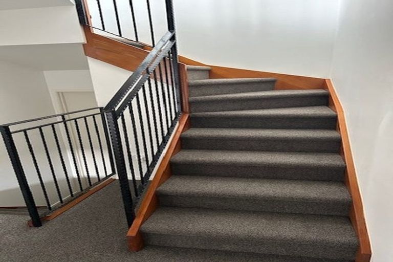 Photo of property in 11b Old Lake Road, Narrow Neck, Auckland, 0624